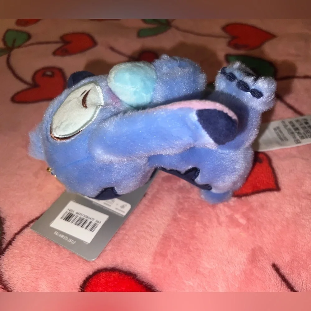Stitch with Heart Keychain Plush Disney store Japan kawaii cute gift 😌🩵